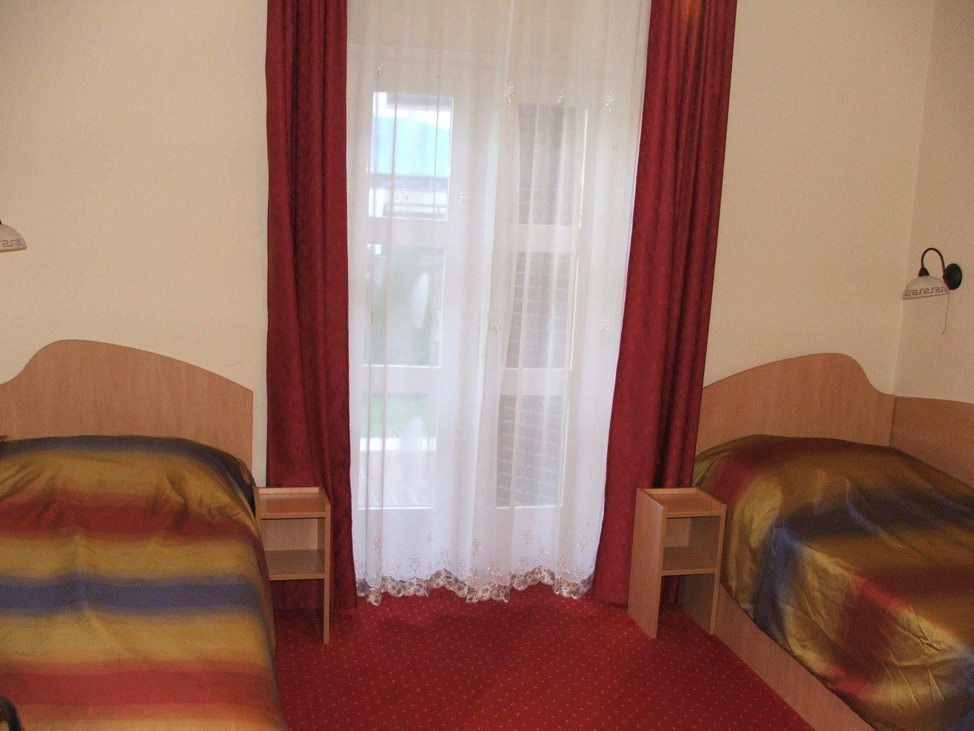 Siesta Club Apartman Харканы Экстерьер фото