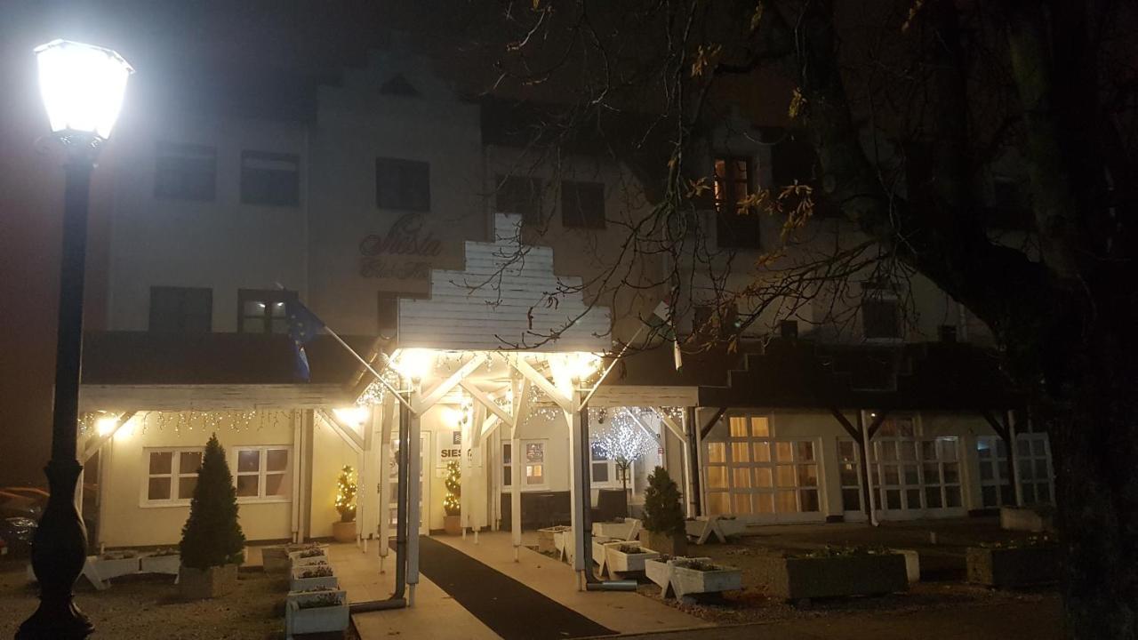 Siesta Club Apartman Харканы Экстерьер фото